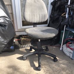 Nice Adjustable Rollaround Desk Chair Only $20 Firm