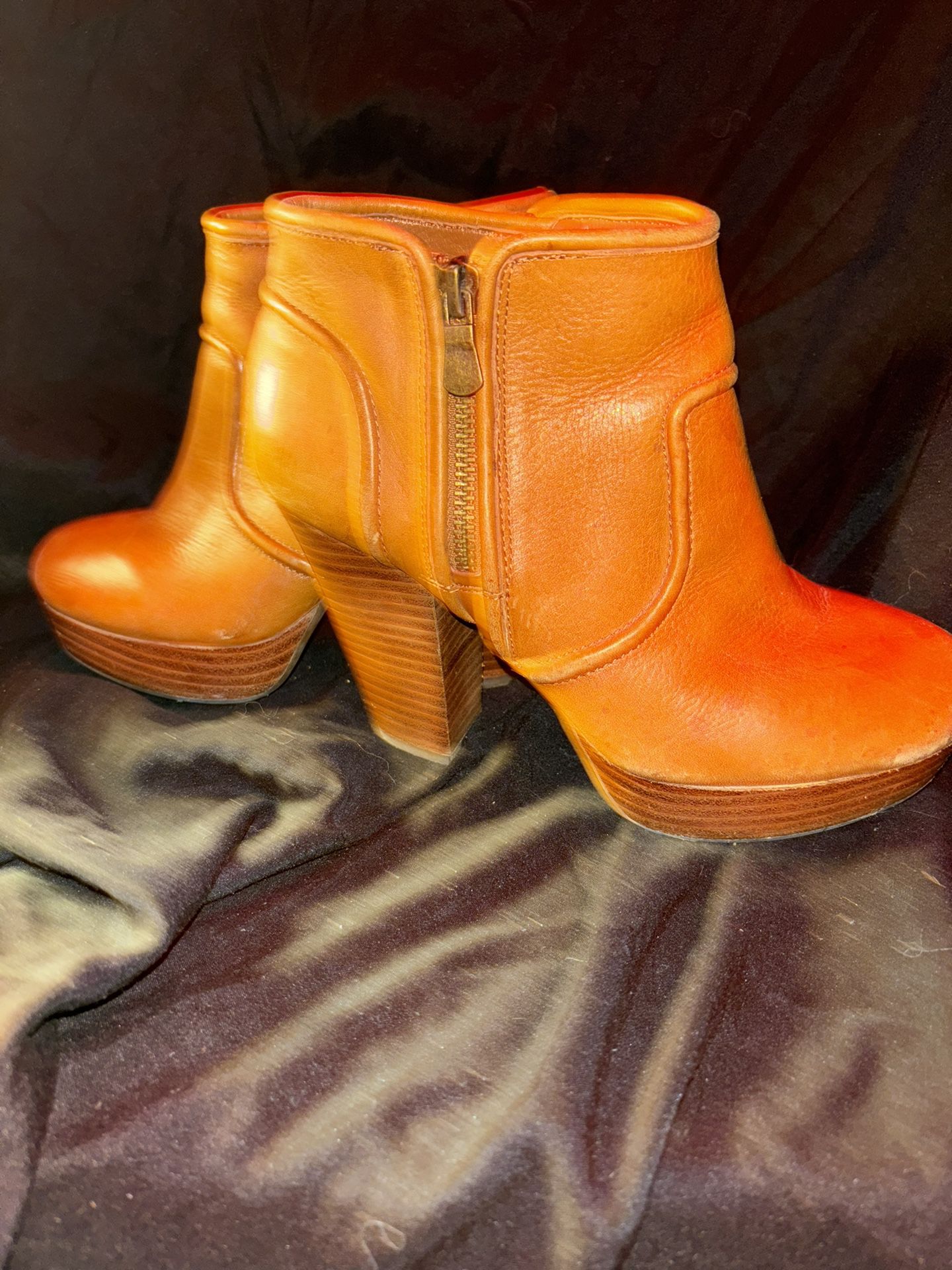 Gianni Bini Wedge Heel Boots Leather Woman’s 6