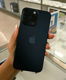 iPhone 15 pro max 256gb UNLOCK