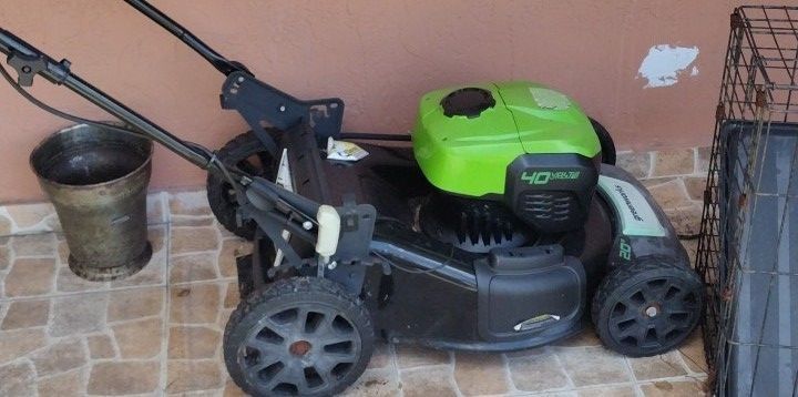 Lawn Mower 