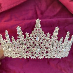 Quince Crown 