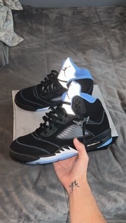 Jordan 5 Retro Black UNC (2026)