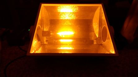 Lumii LU64AC Grow Light Reflector W/ Ballast