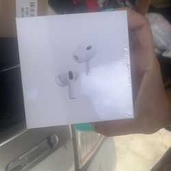 AirPods Pro (2nd generation) (with silicone ear tips).