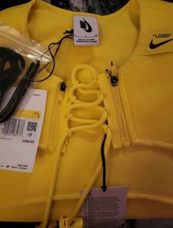 Nike Vest And Snap Off Bag
