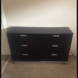 6 Drawer Dresser 