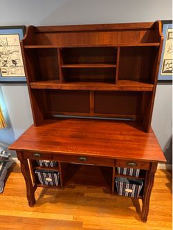 Computer desk