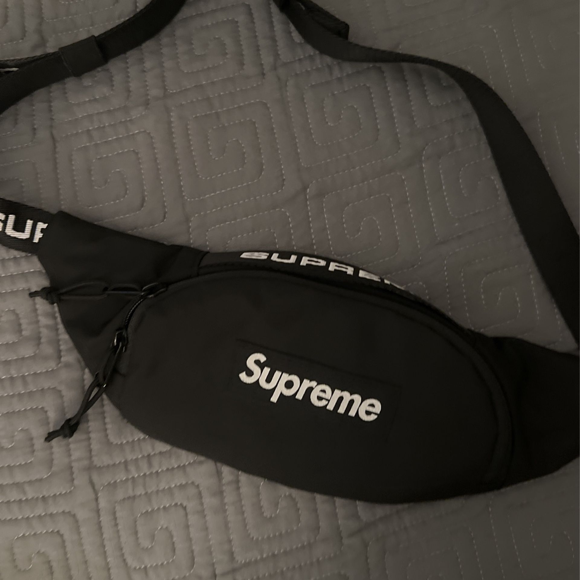 Supreme Fanny Pack (black)