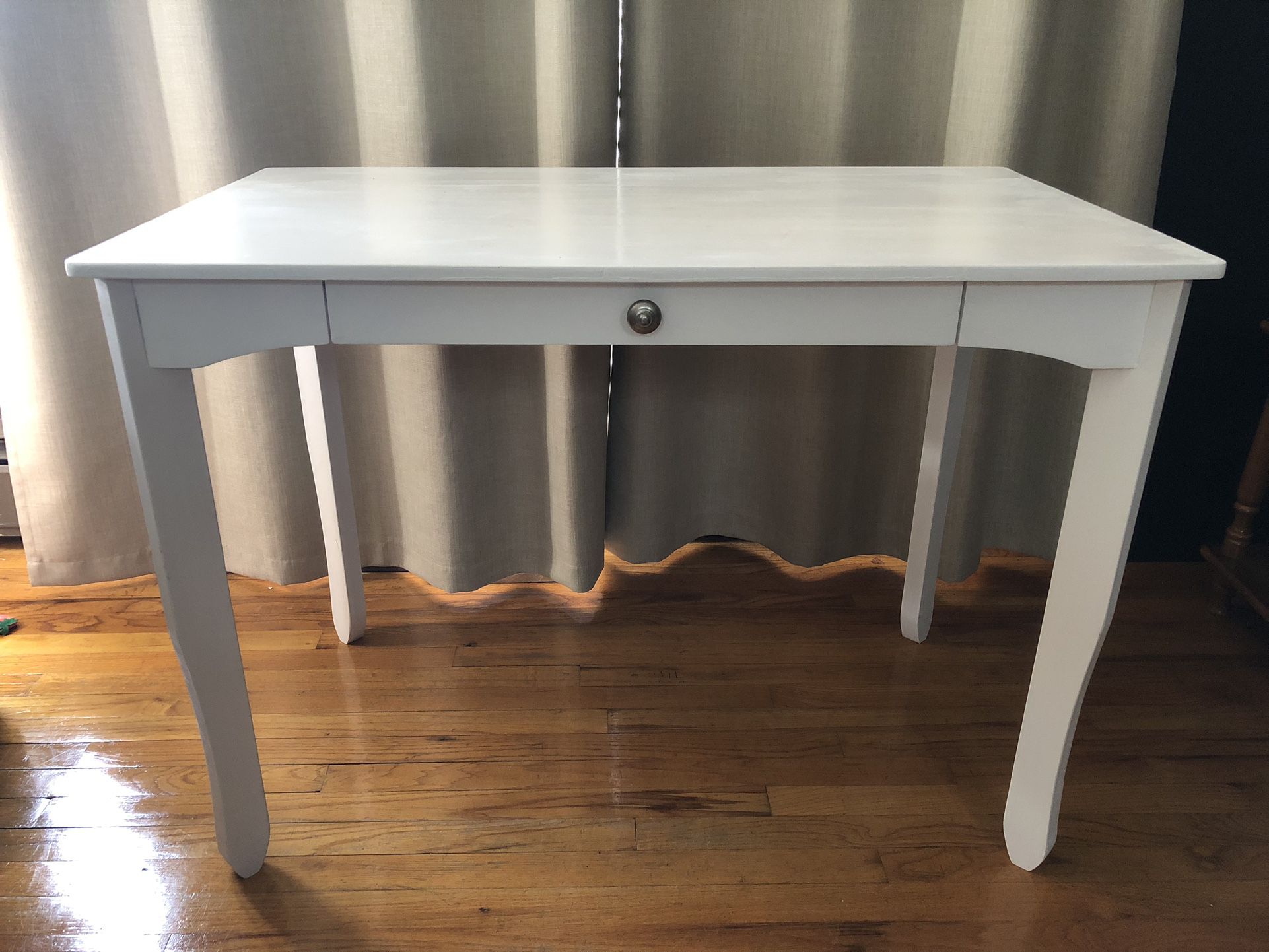 White Painted Wooden Desk With Drawer