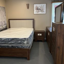 New 5pc Queen Bedroom Set