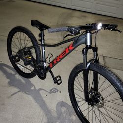 Trek 4 Adult Small Lile New Ridden One Time  27.5 Wheels Speeds 21 Disc Brakes Garage Kept 