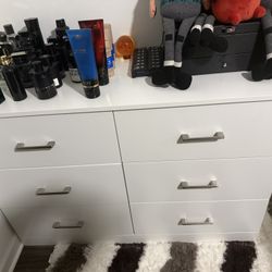 1 Dresser And 2 Nightstands 