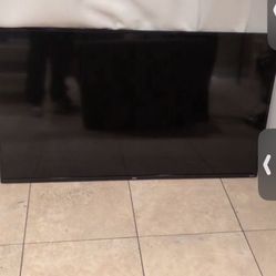 50” TCL Roku smart tv  in great. condition 