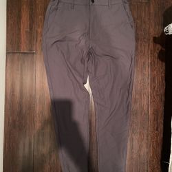 Cuts AO Jogger Size Large 
