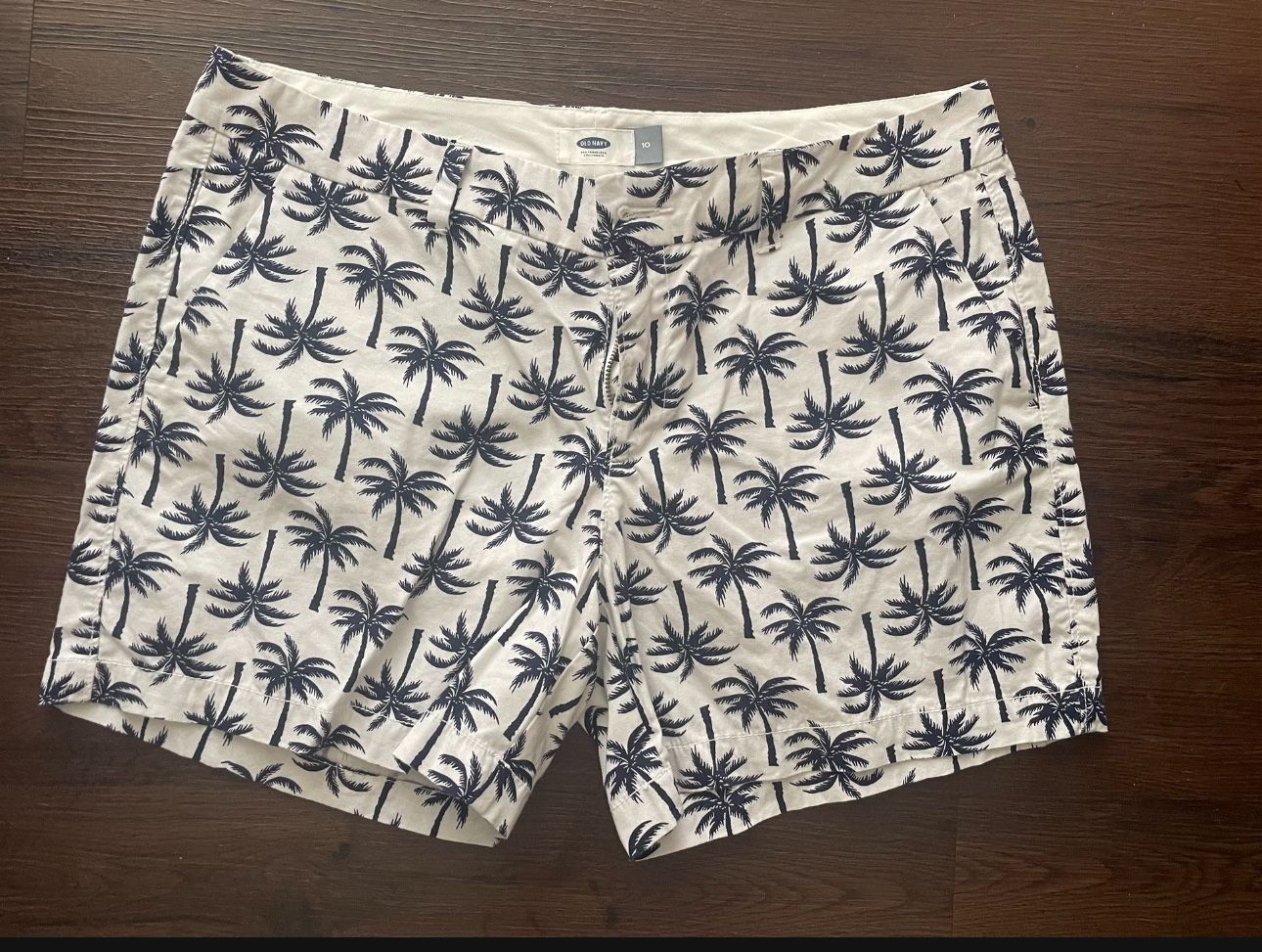 New Woman Shorts, Size 10