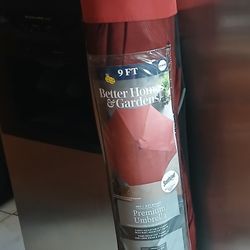 BRAND NEW 9 FT PATIO UMBRELLA