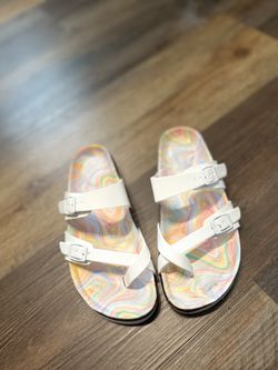 Girl sandals