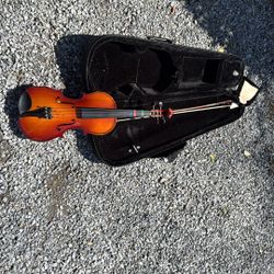 Beginner Violin With Damaged bow