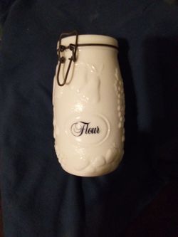 Wheaton Milk Glassware  Canister W/ Lid ...Holds  1.5 Liters Flour   $16.00