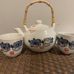 Teapot And Two Cups, Japanese, Puffer Fish Design 
