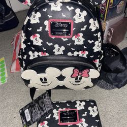 New Loungefly Backpack Minnie And Mickey Glow In Dark 