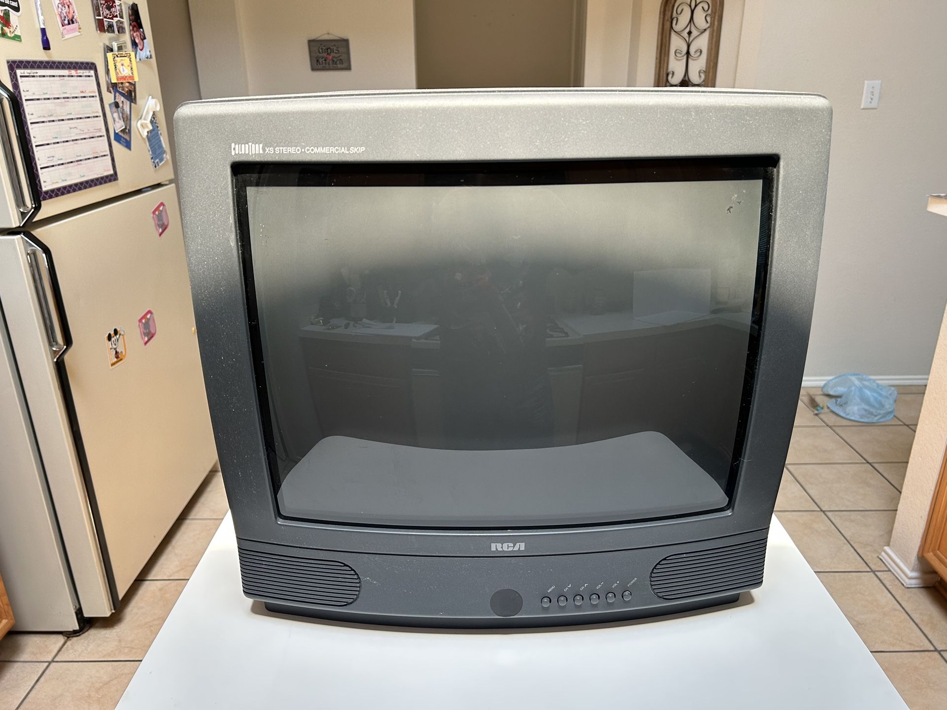 Vintage RCA ColorTrak Plus 20" CRT Color TV A/V inputs F20352SF - Retro Gaming
