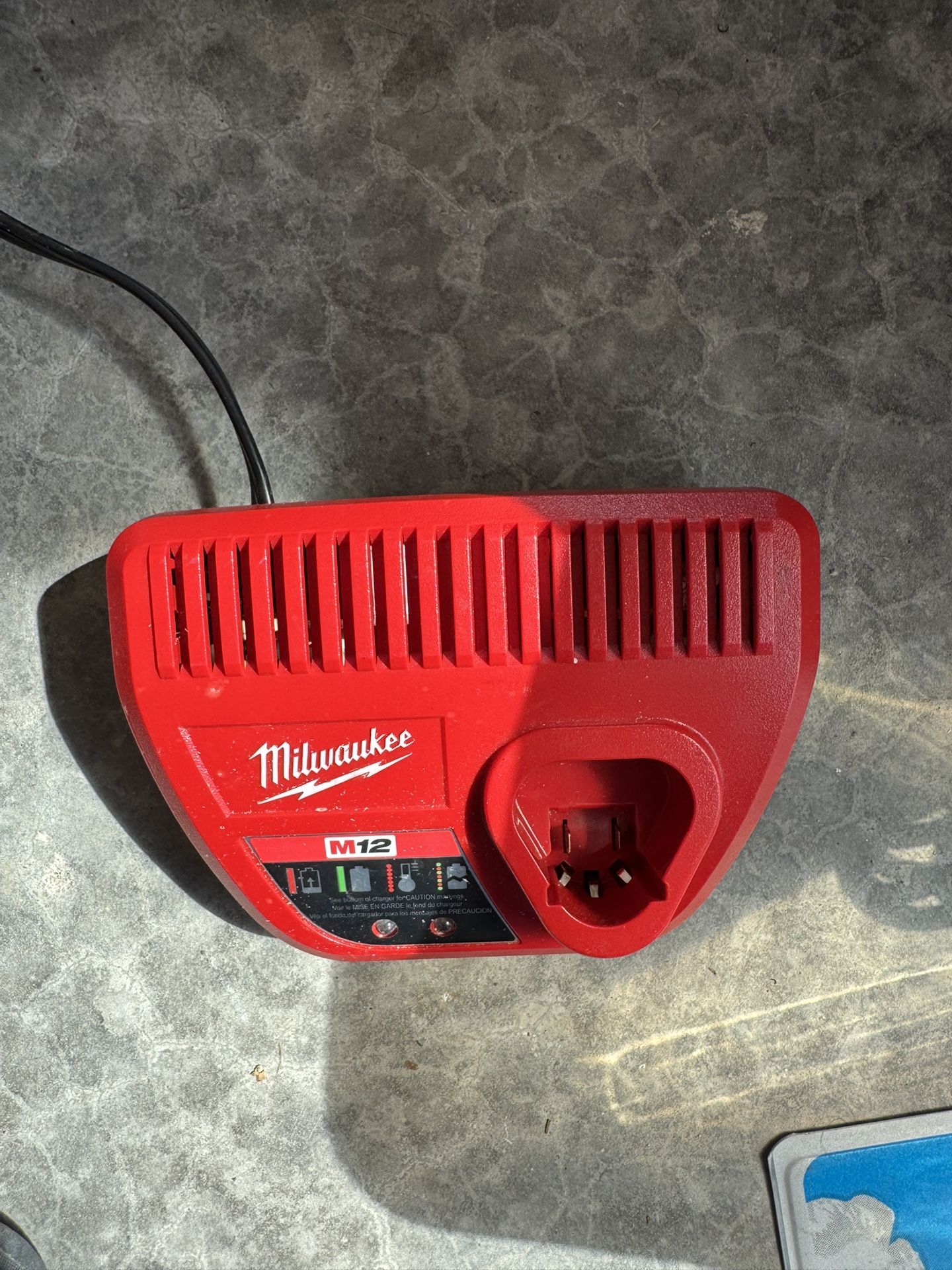 Milwaukee M12 Charger