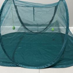 Cat Tent 36“ L X W 23”