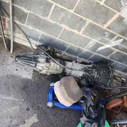 02 Suburban 4x4 $500 Obo