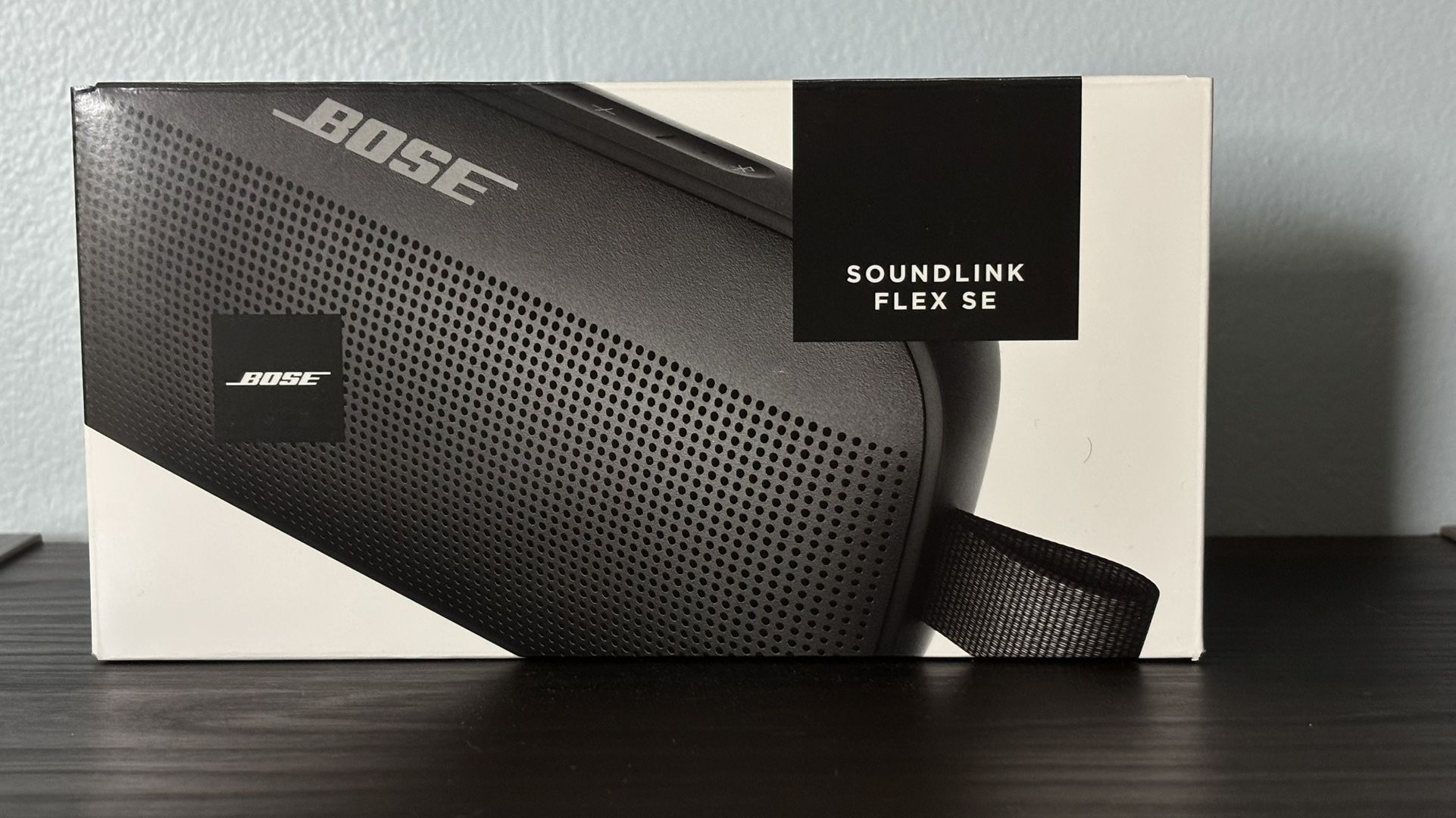 Factory Sealed Bose SoundLink Flex SE Bluetooth Speaker