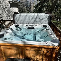 2024 Saltwater Kodiak 8’ Legend Select Series 60 Hot Tub With SDS