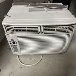 Frigidaire 8000 BTU Window Mount Air Conditioner 