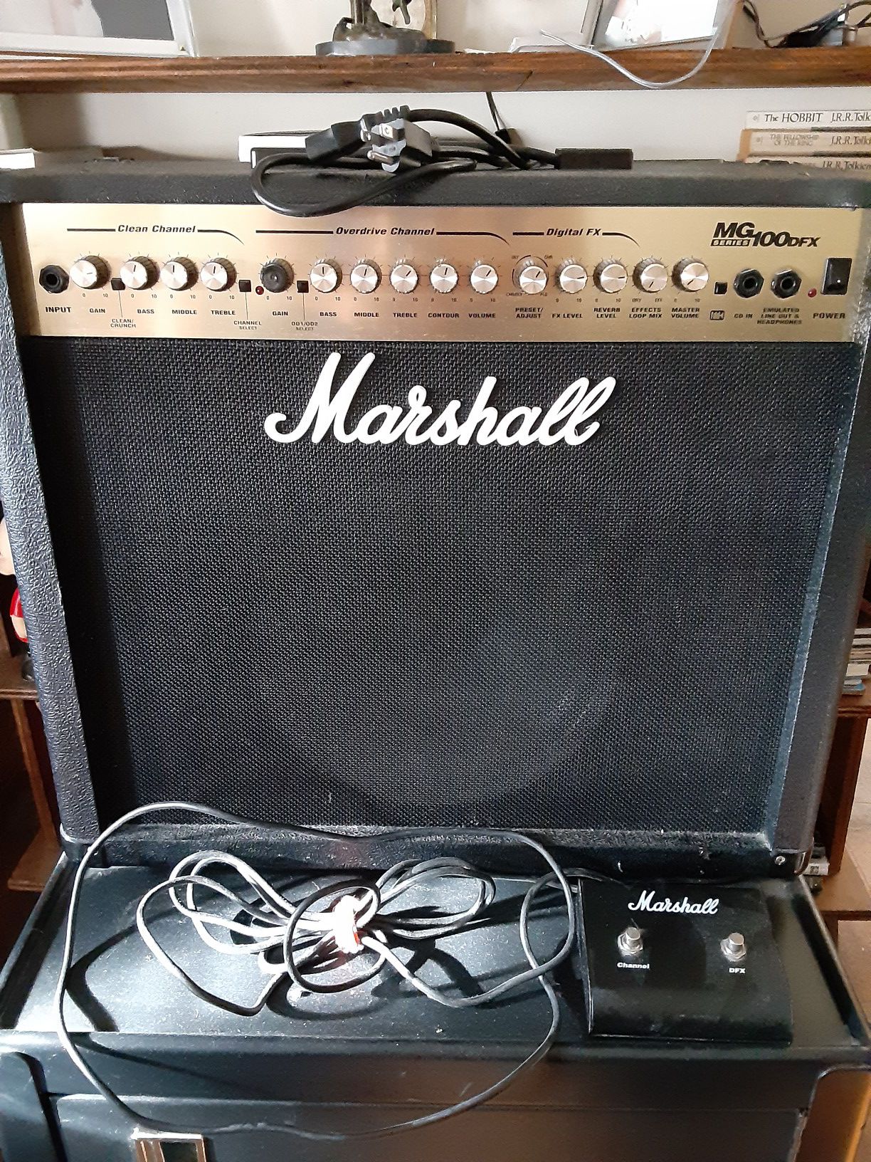 Good price,big sound,MG Series Marshall 100DFX 100 WATTS