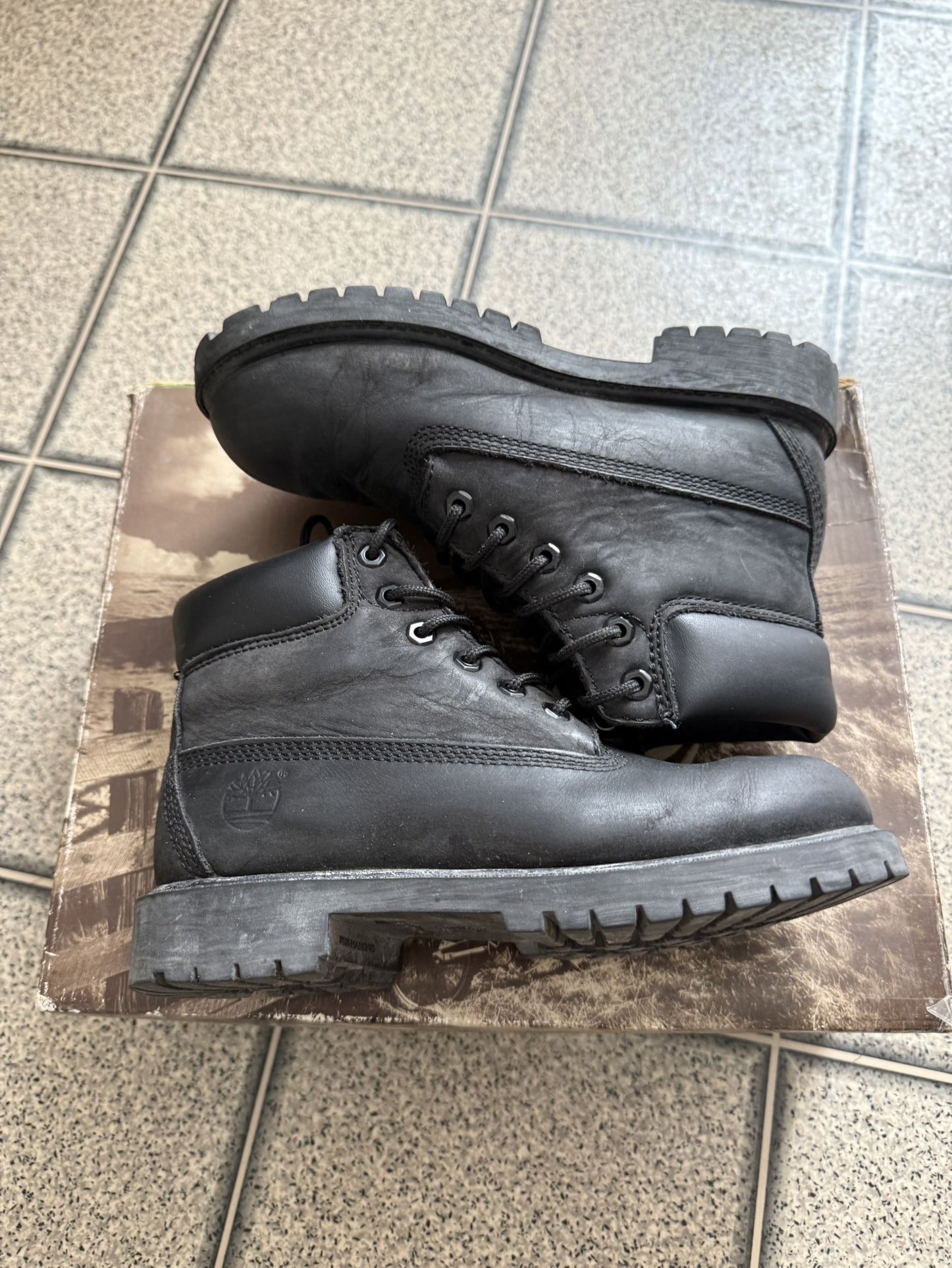 Timberland Sz 2 Boys