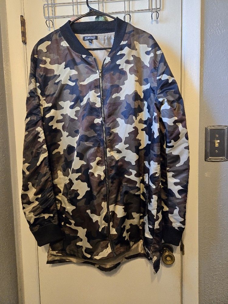 Camo Mens Jacket. Thin XL