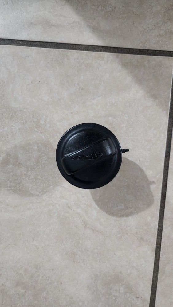 2000 jaguar XJ8 OEM Fuel Gas Cap with Tether