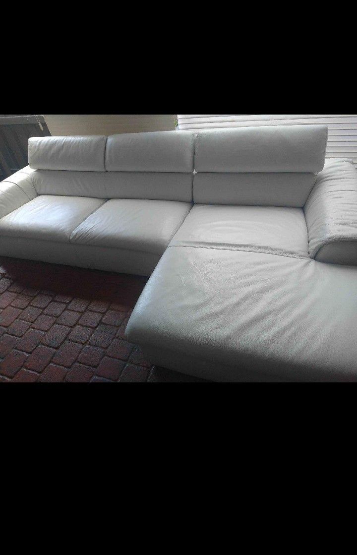 SECTIONAL GENUINE LEATHER IN L SHAPE.. DELIVERY SERVICE AVAILABLE 🚚💥🚚