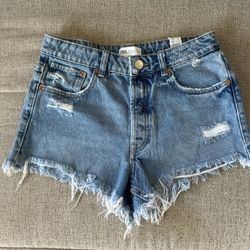 Zara High-waisted blue denim shorts