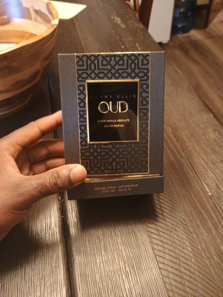 Perry Ellis Oud Black Vanilla Absolute 