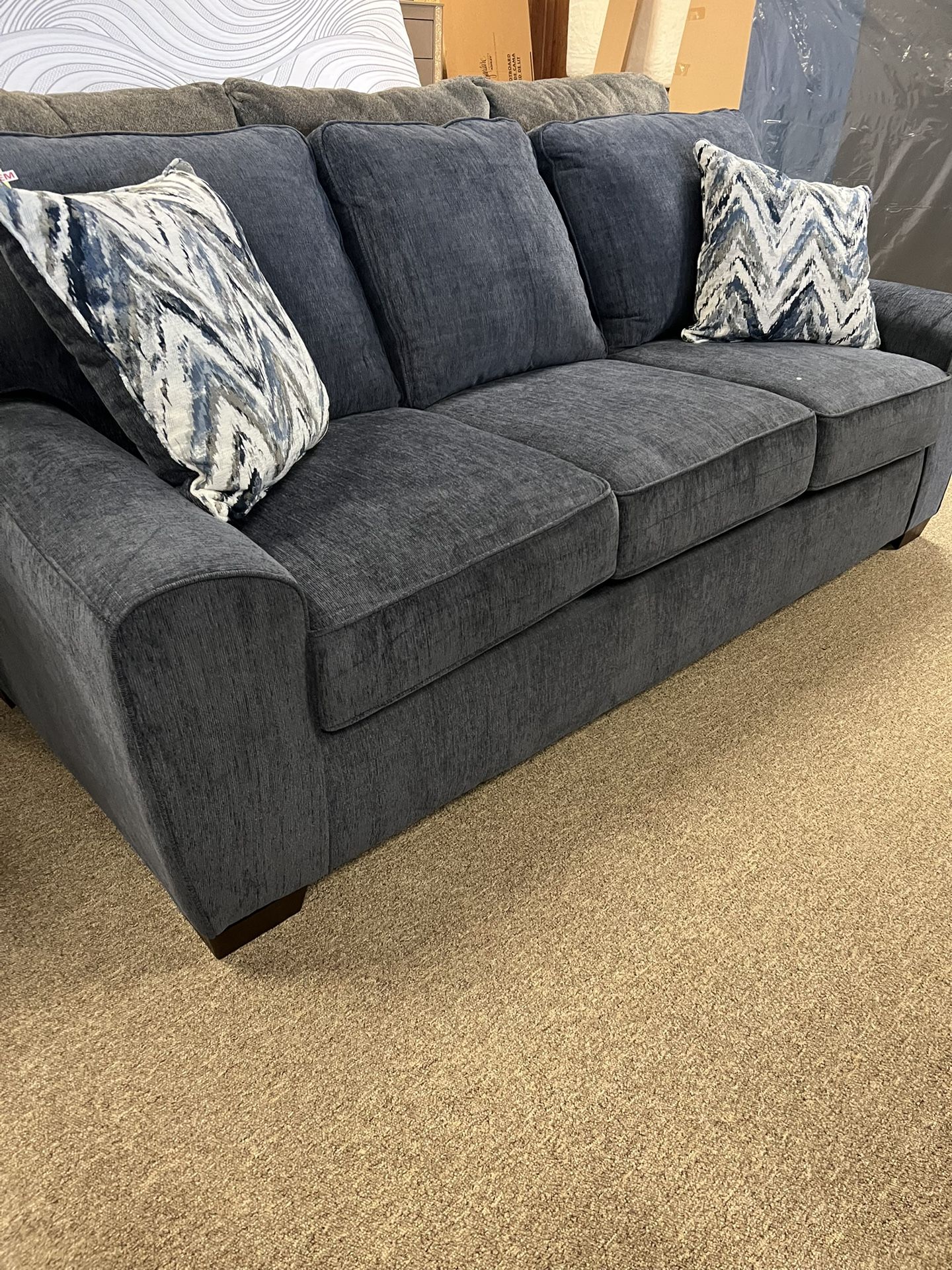 Stylish Cozy Couch!