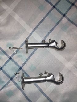 2 Curtain Rod Holders