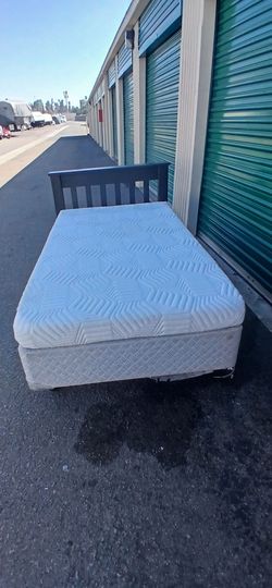 TWIN HEADBOARD WITH METAL FRAME BOX AND MATTRESS