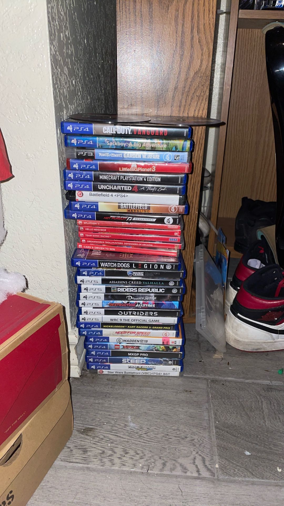 PlayStation & Nintendo Switch Games