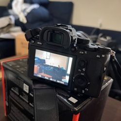 Sony A7 III Camera Body w/ Sony FE 24-105mm f/4 G OSS Lens