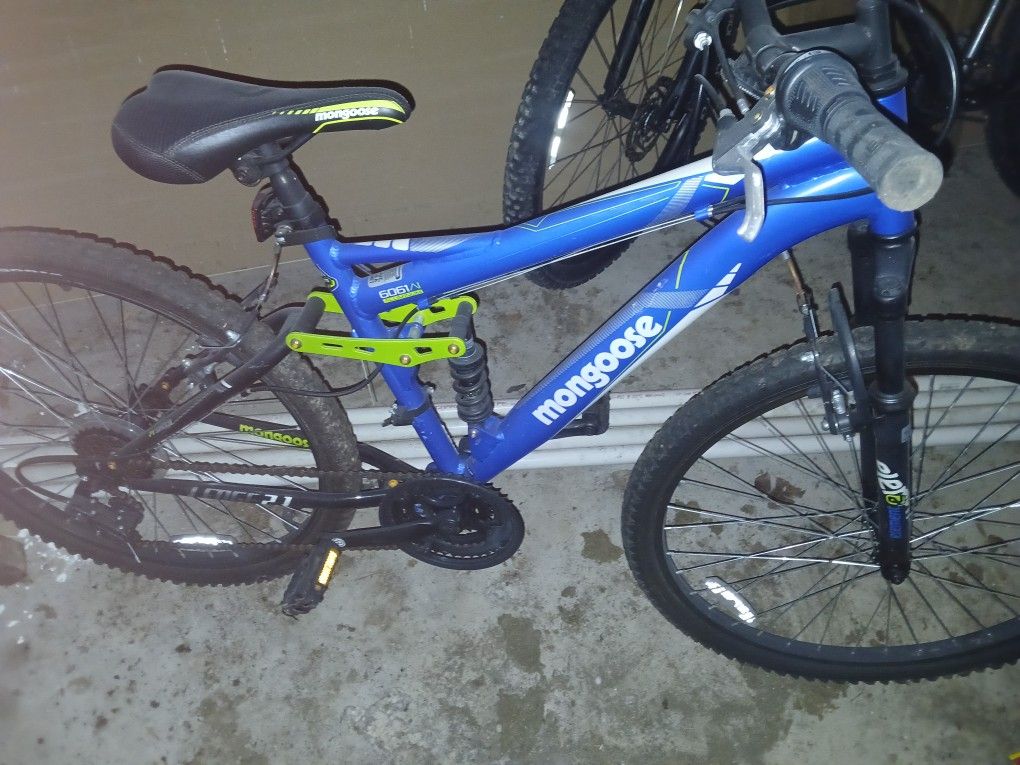 Mongoose 6061 Al mountain bike, 21 speed, 26”