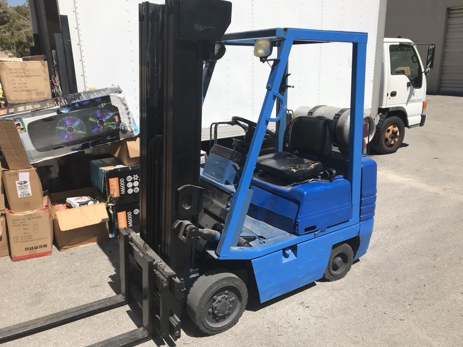 Nissan Forklift with side shift !! Good and running
