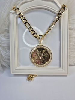 Men's necklace chain and charm 14K Gold plated high quality jewelry hypoallergenic waterproof non tarnish excellent quality 85$