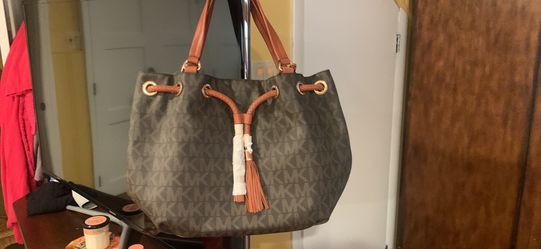 Brand New Michael Kors Pocketbooks