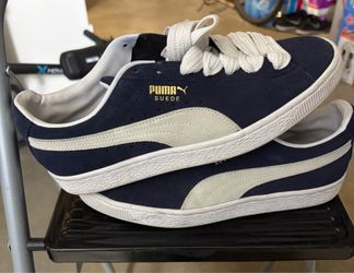 Used Classic Suede Puma Sneakers. Size 8 (No Box)