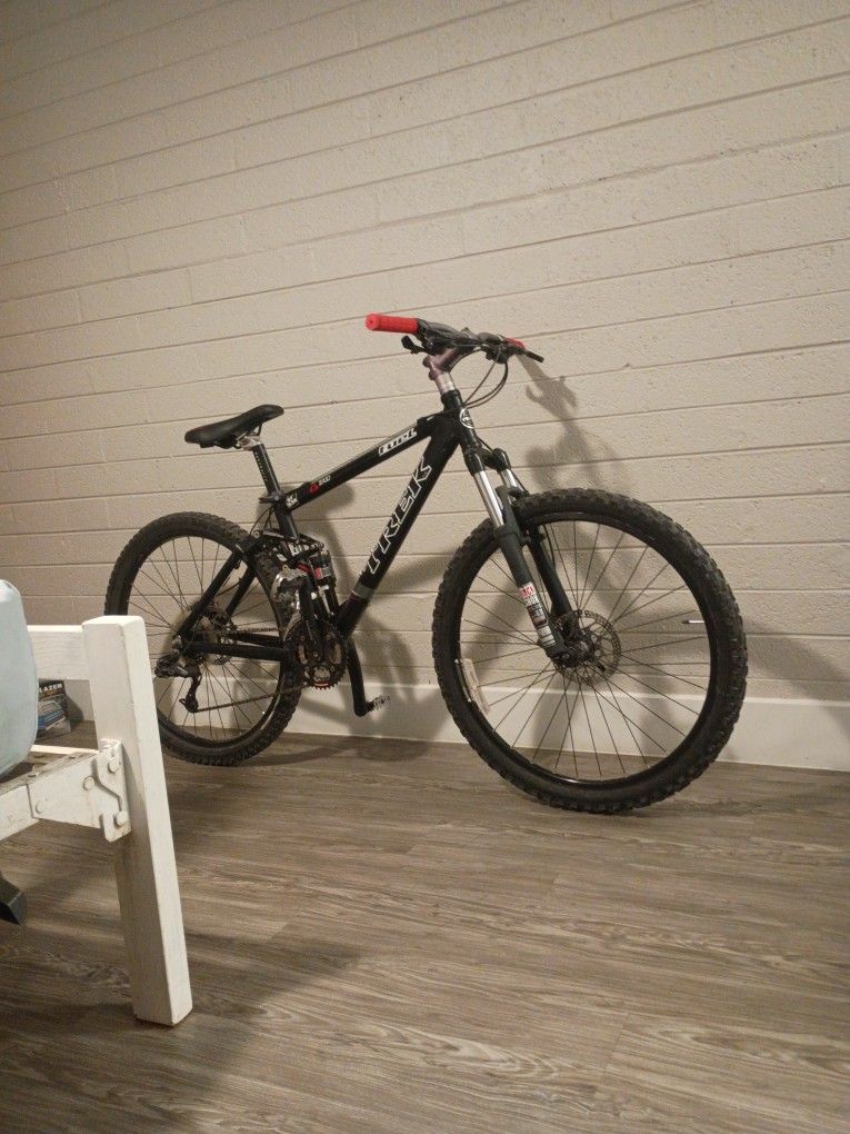 2005 Trek Fuel Mountain Bike